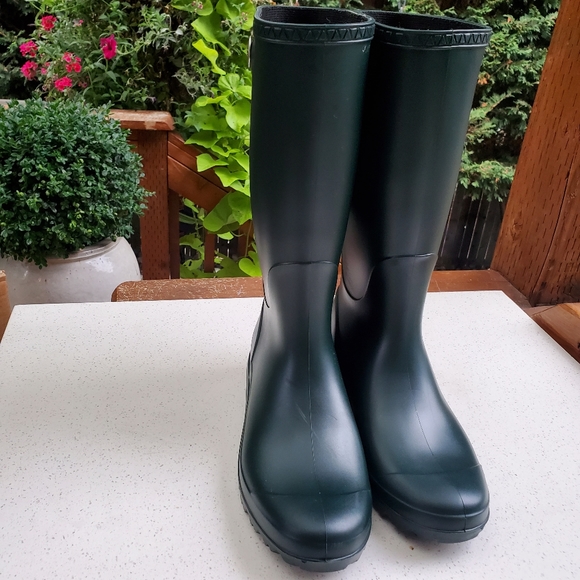 UUG W Shelby  Matte OLV size 9. - Picture 4 of 12